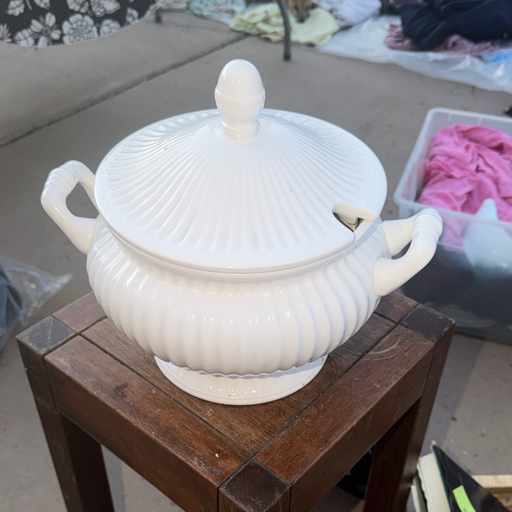 Classic White Ceramic Covered Soup Tureen with Handles